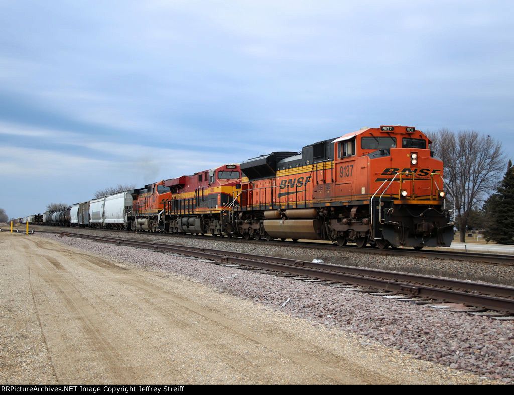 BNSF 9137